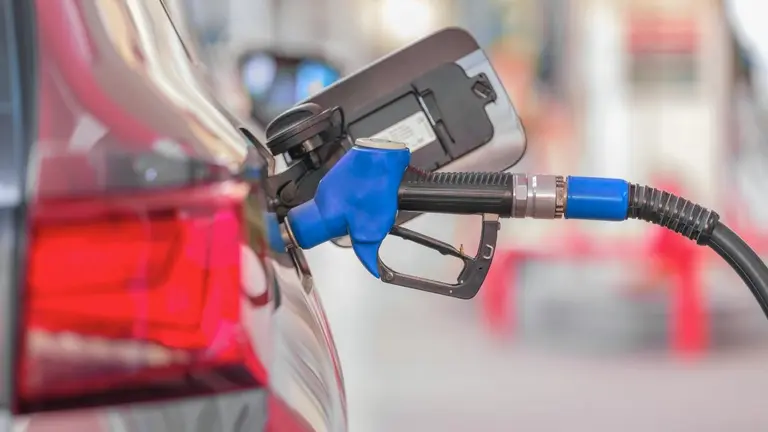 Nuevo aumento en los combustibles: la nafta súper ya supera los $1.800 en todo el país