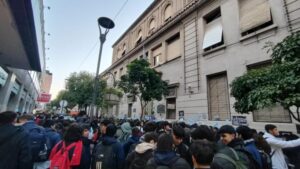 Entre la urgencia edilicia y el futuro del título: las dos realidades que tensionan a la escuela Normal
