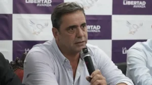 Giro estratégico en Tucumán: LLA busca captar dirigentes de otros partidos para disputar la gobernación